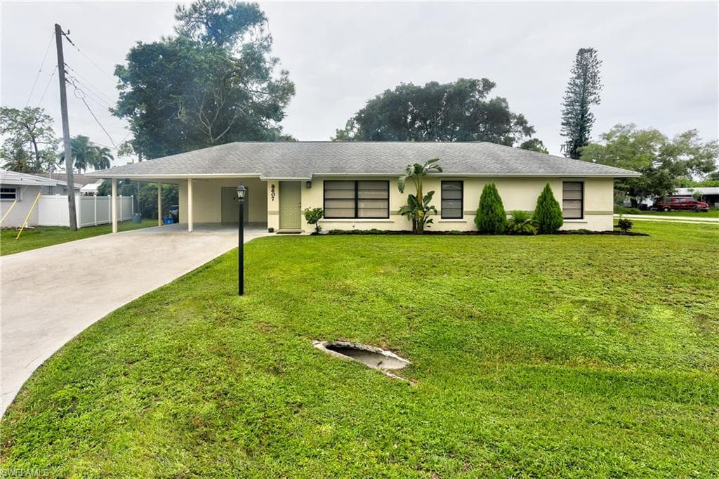 8607 W Park FORT MYERS, FL 33907