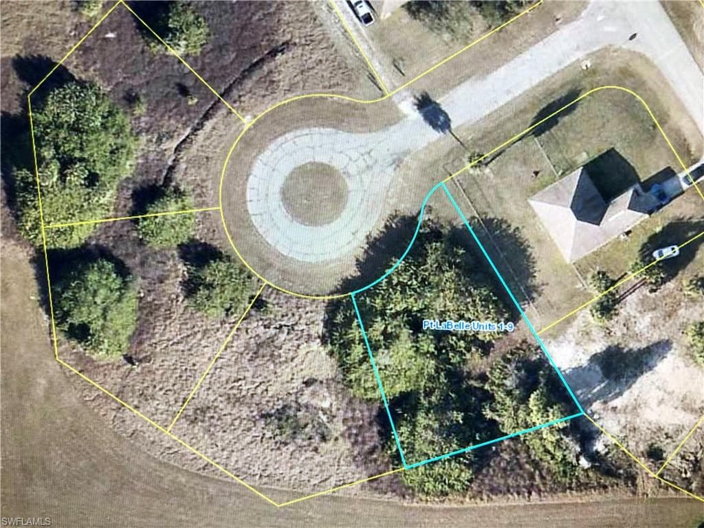 3303 Lady CT LABELLE, FL 33935