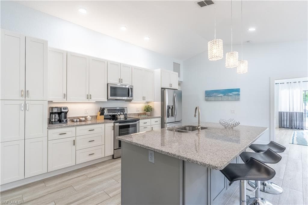 820 102nd AVE N NAPLES, FL 34108