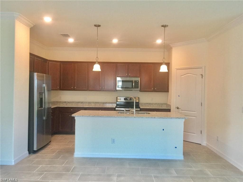2189 Dancy ST NAPLES, FL 34120