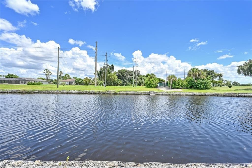 600 Valley Stream DR F1 NAPLES, FL 34113