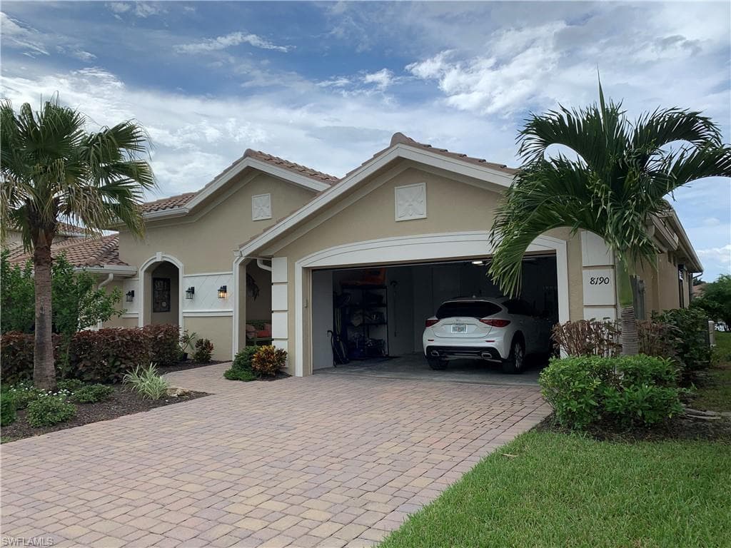 8190 Venetian Pointe DR FORT MYERS, FL 33908