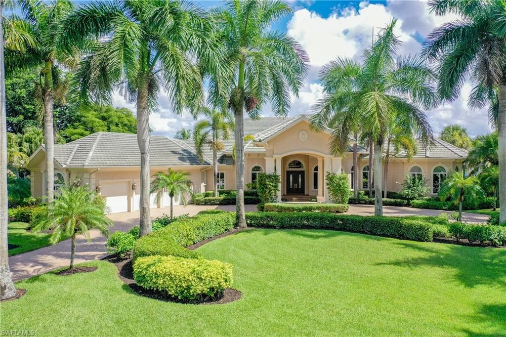 1633 Chinaberry WAY NAPLES, FL 34105