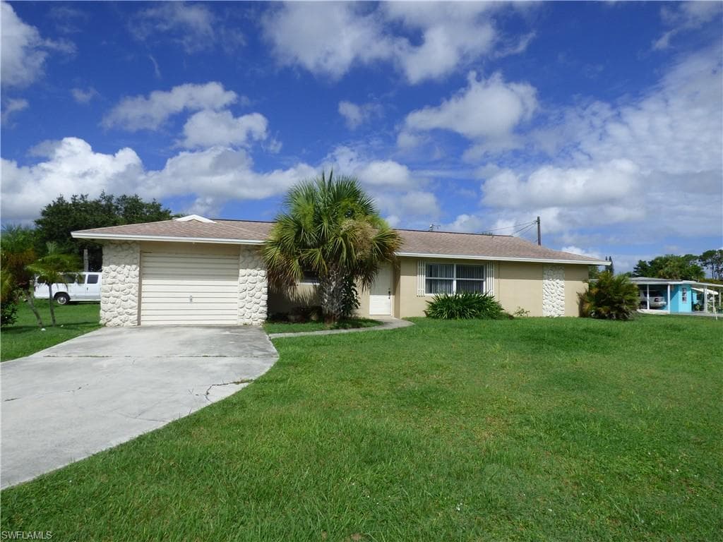 701 Fillmore AVE LEHIGH ACRES, FL 33936