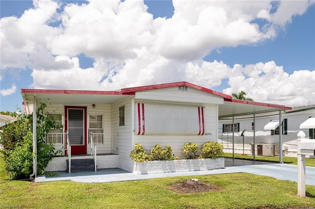 251 Daisy AVE FORT MYERS, FL 33908