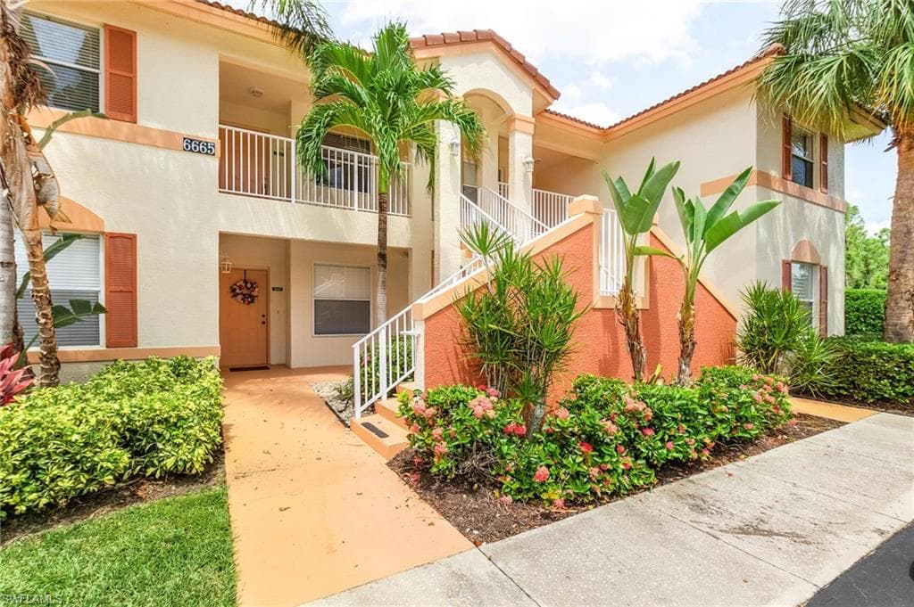 6665 Huntington Lakes CIR 203 NAPLES, FL 34119