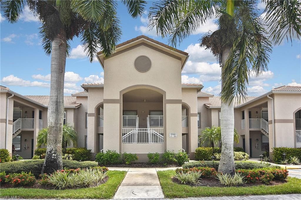 19981 Barletta LN 1813 ESTERO, FL 33928