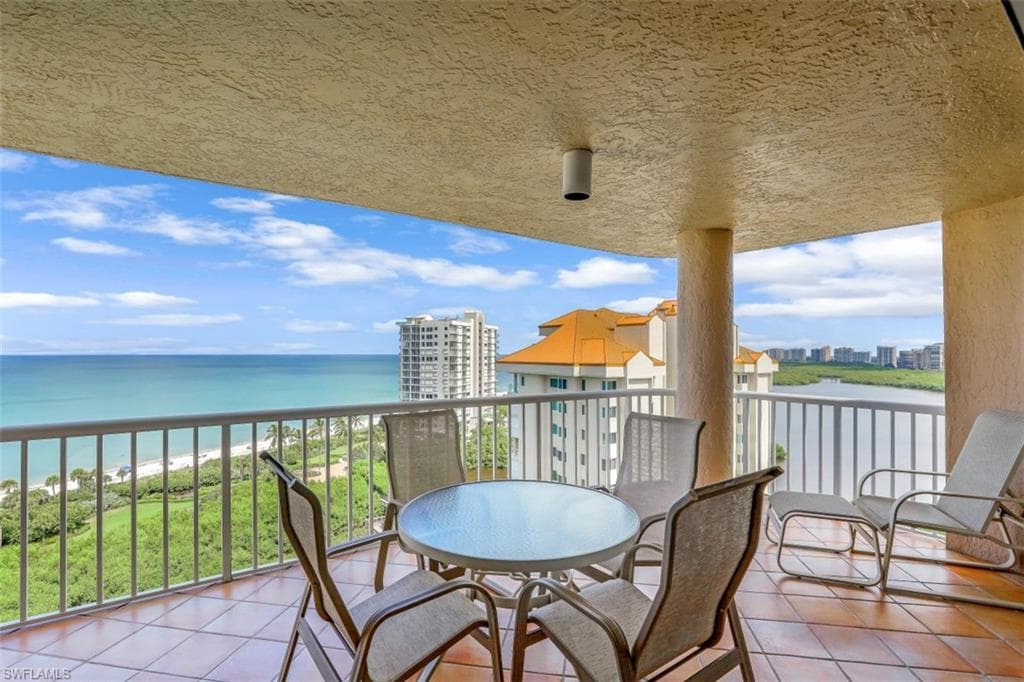40 Seagate DR 1203 NAPLES, FL 34103