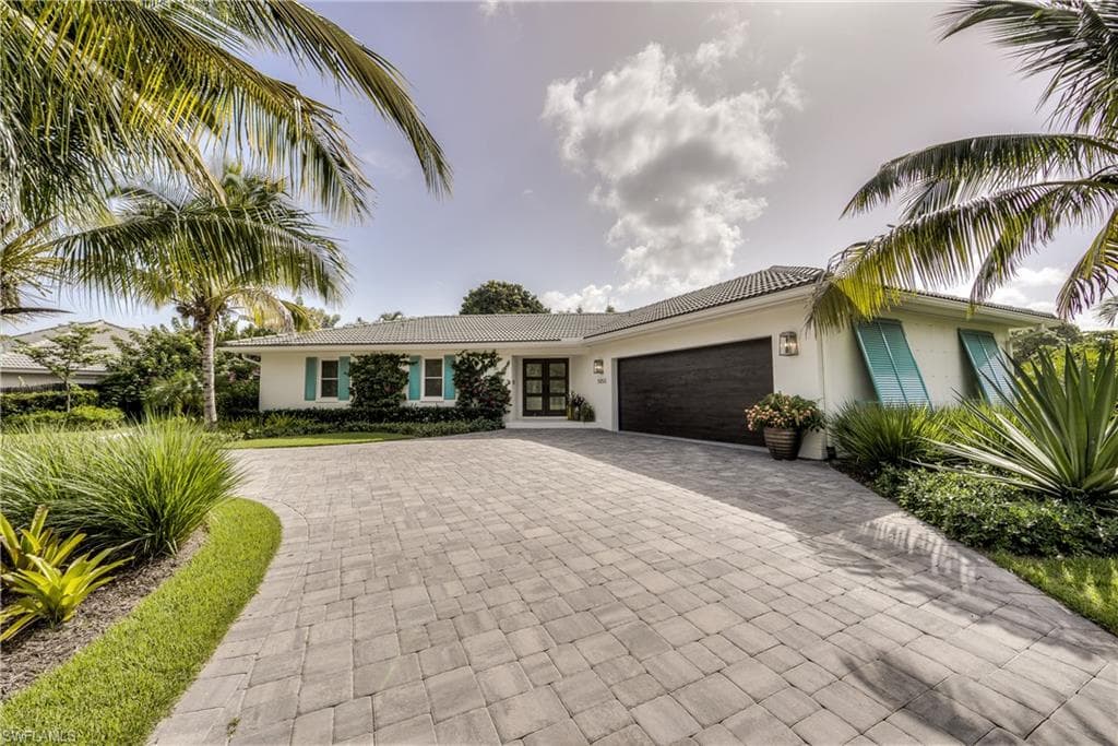 5050 Crayton RD NAPLES, FL 34103