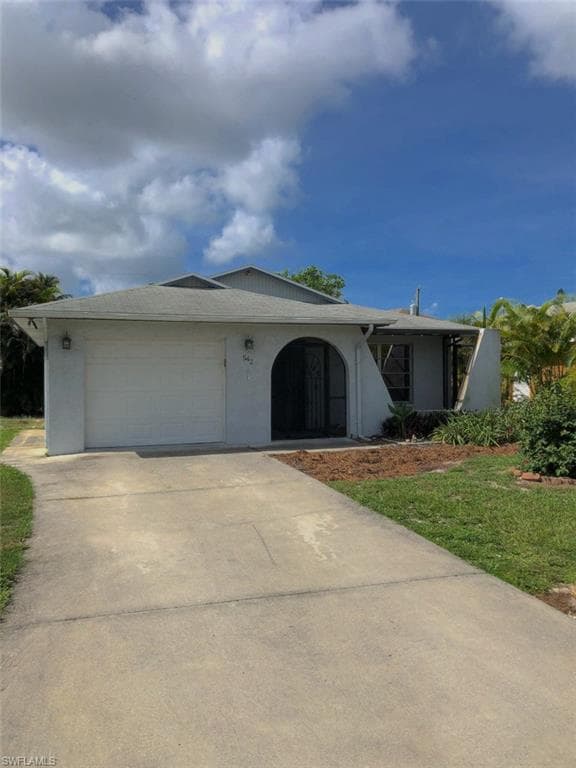 542 106th AVE N NAPLES, FL 34108