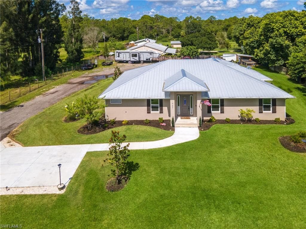 19681 Skipper RD NORTH FORT MYERS, FL 33917