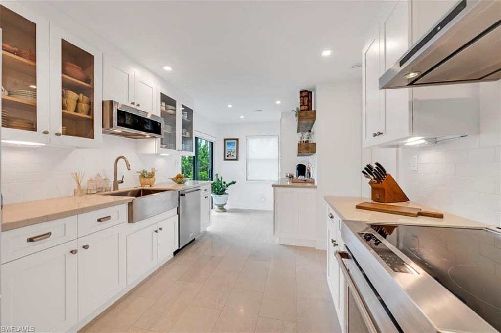 714 103rd AVE N NAPLES, FL 34108