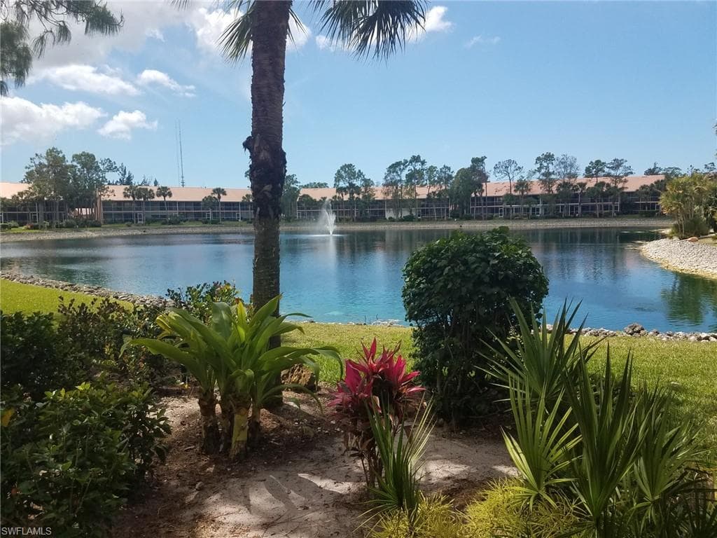 2420 Hidden Lake DR 1003 NAPLES, FL 34112