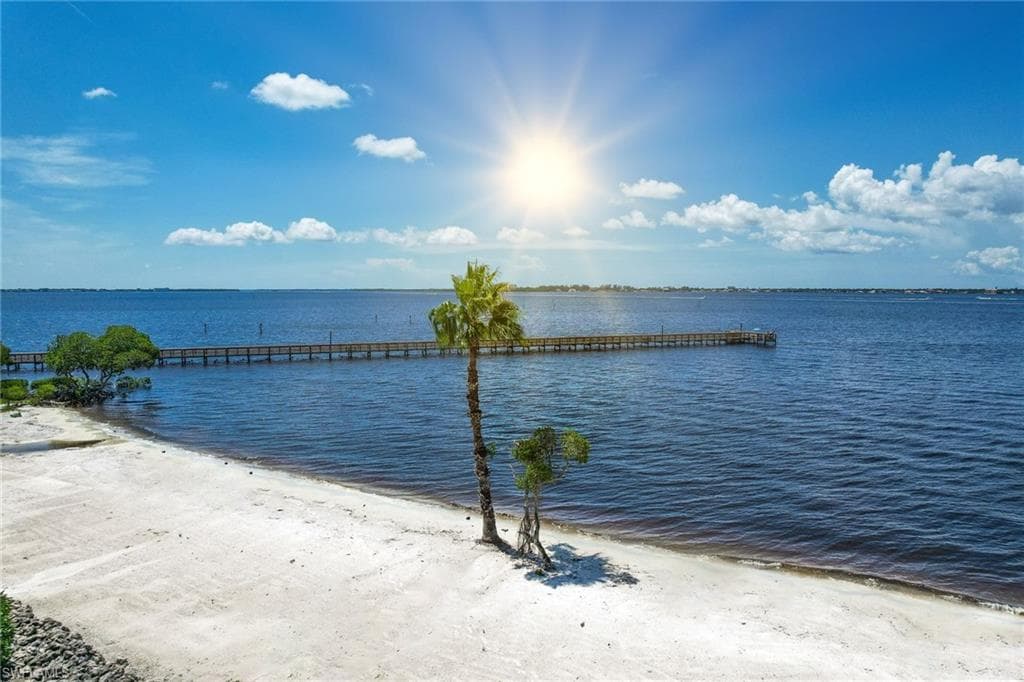 14819 Laguna DR 401 FORT MYERS, FL 33908