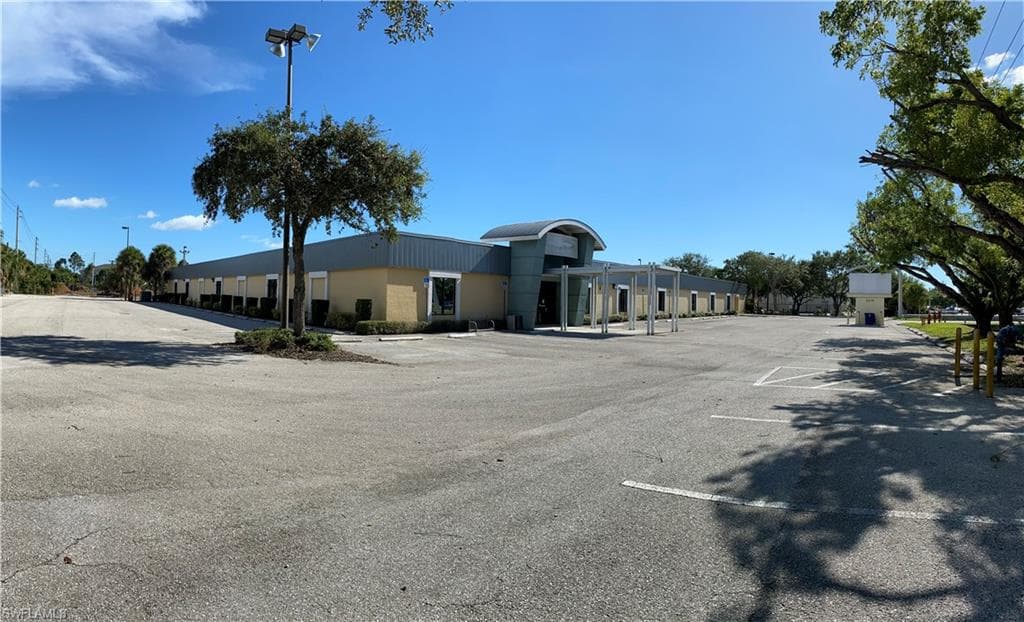 2070 Carrell RD FORT MYERS, FL 33901
