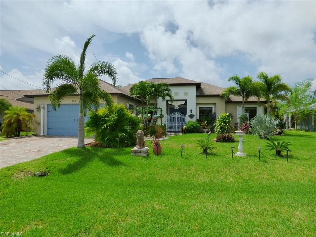 702 SW 35th ST CAPE CORAL, FL 33914