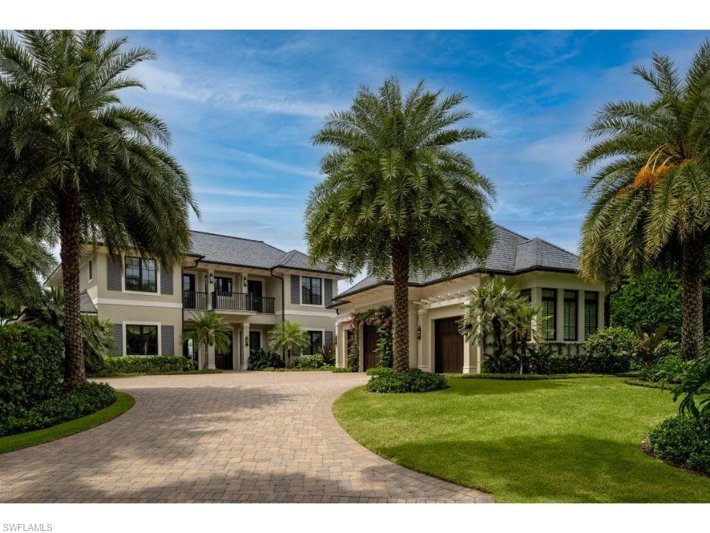 1070 Nelsons WALK NAPLES, FL 34102