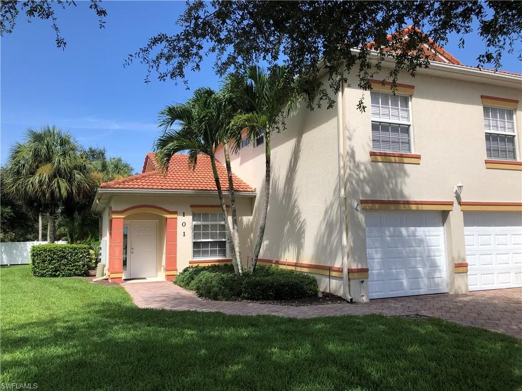 25054 Peacock LN 101 NAPLES, FL 34114