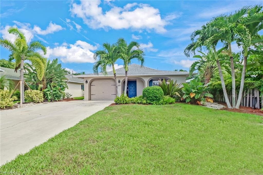 525 108th AVE N NAPLES, FL 34108