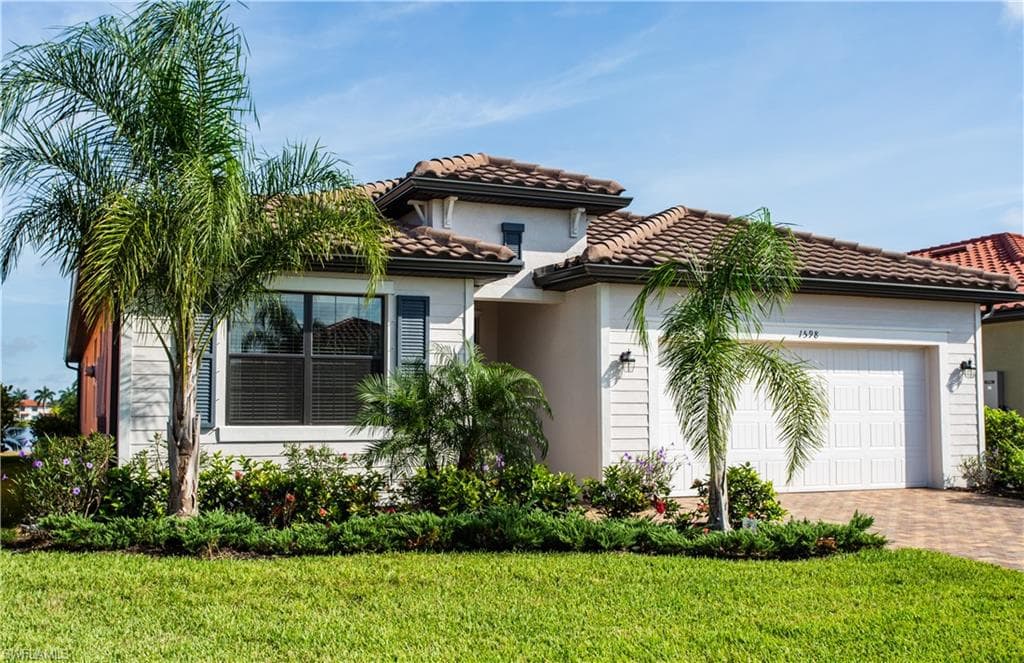 1598 Santiago CIR NAPLES, FL 34113