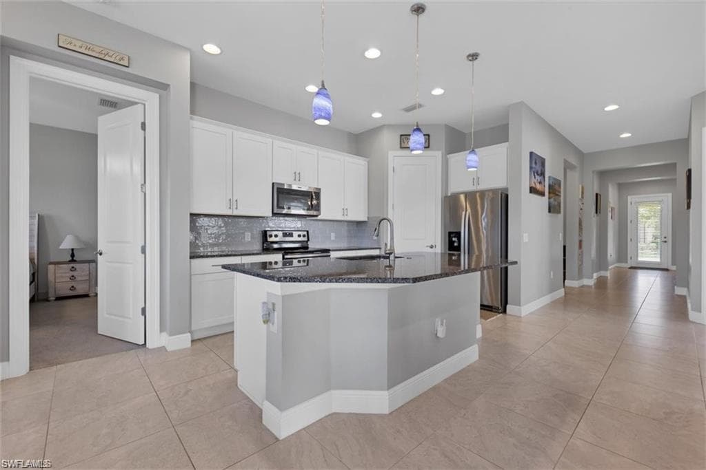 10669 Essex Square BLVD FORT MYERS, FL 33913
