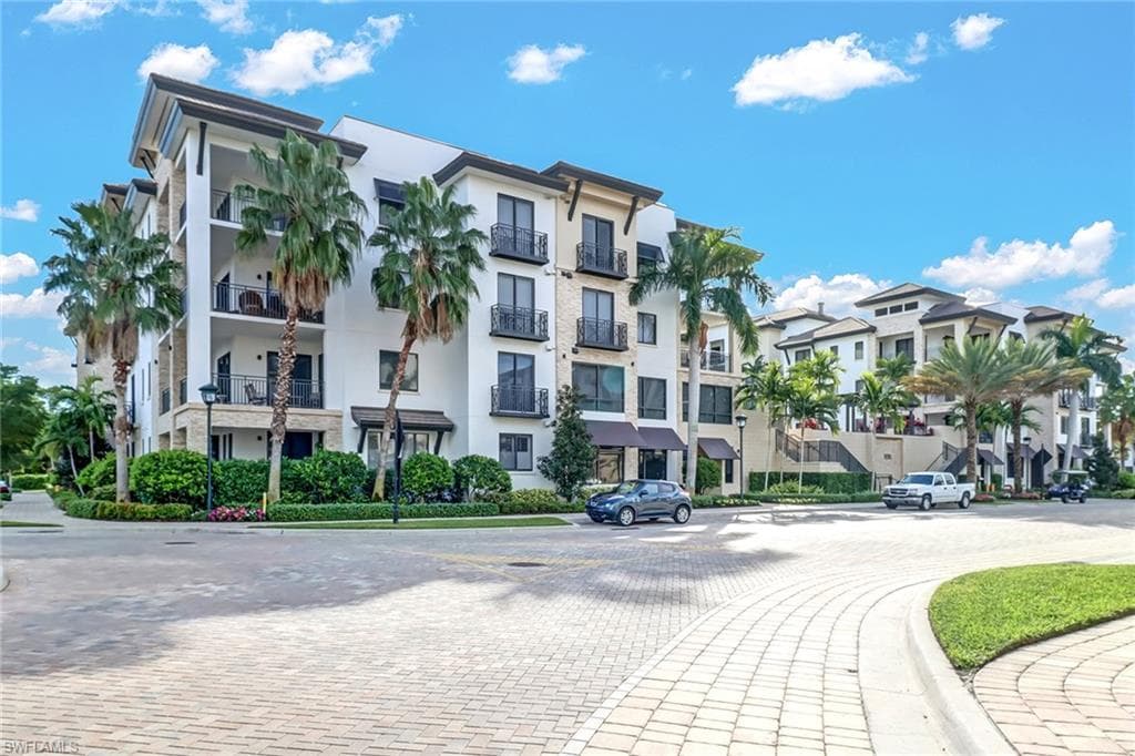 1030 3rd AVE S 517 NAPLES, FL 34102