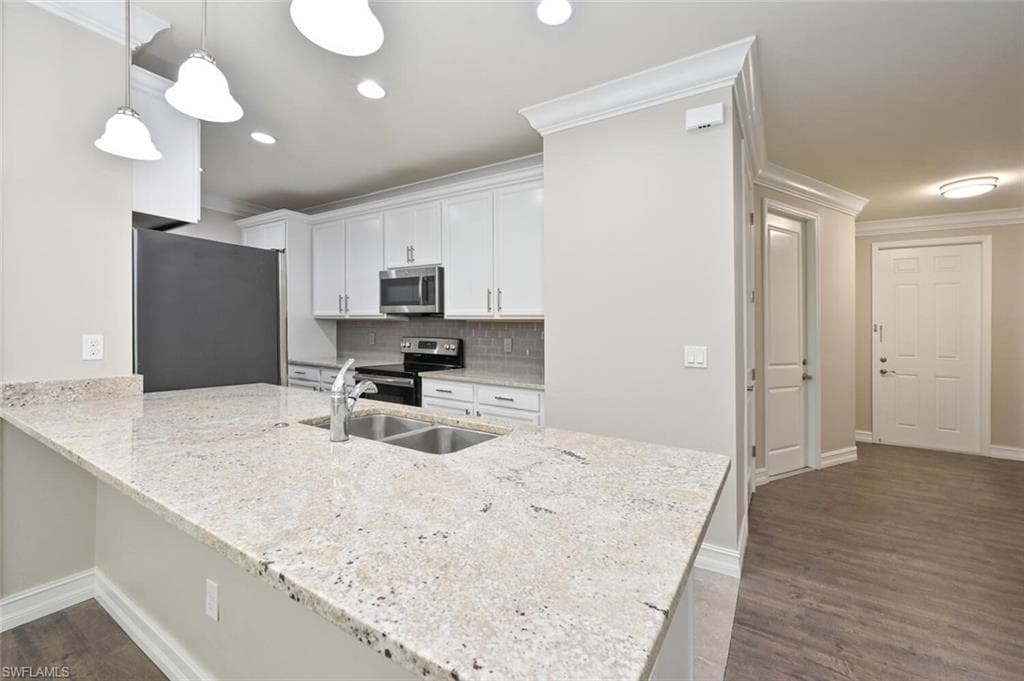 7927 BRISTOL CIR NAPLES, FL 34120