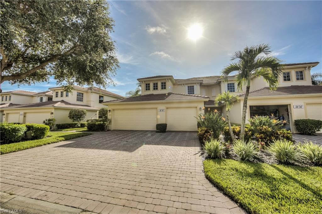 3050 Meandering WAY 201 FORT MYERS, FL 33905