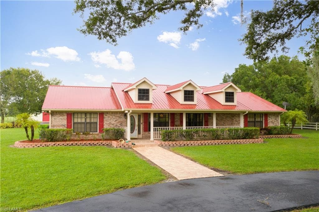 1936 Frontier CIR LABELLE, FL 33935