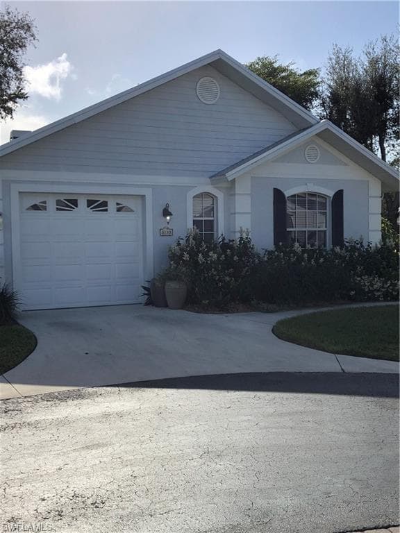 3193 Carriage CIR NAPLES, FL 34105