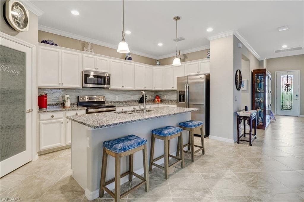 1604 Vizcaya LN NAPLES, FL 34113