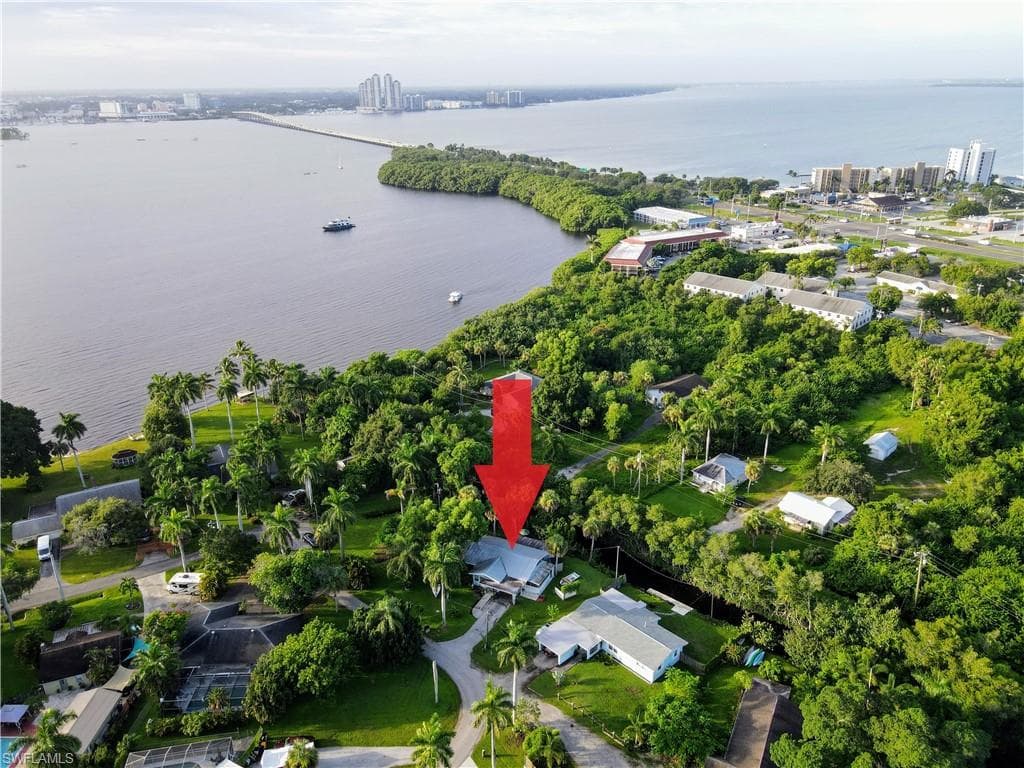 111 Standish CIR NORTH FORT MYERS, FL 33903