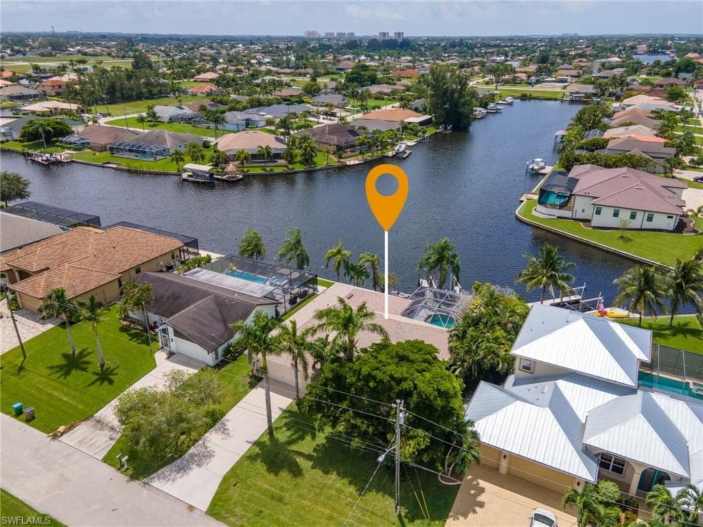 2410 SW 40th TER CAPE CORAL, FL 33914
