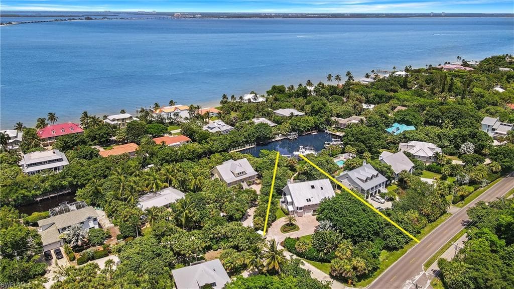 518 N Yachtsman DR SANIBEL, FL 33957