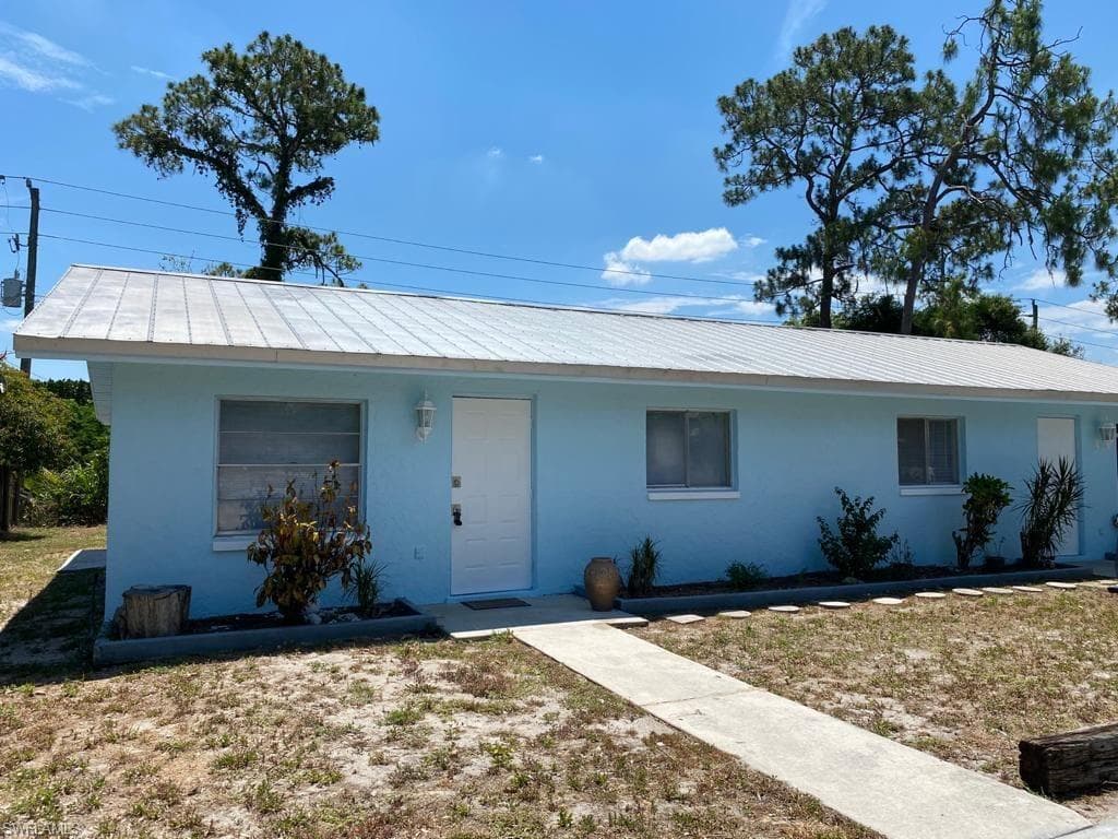 19113/115 Holly RD FORT MYERS, FL 33967