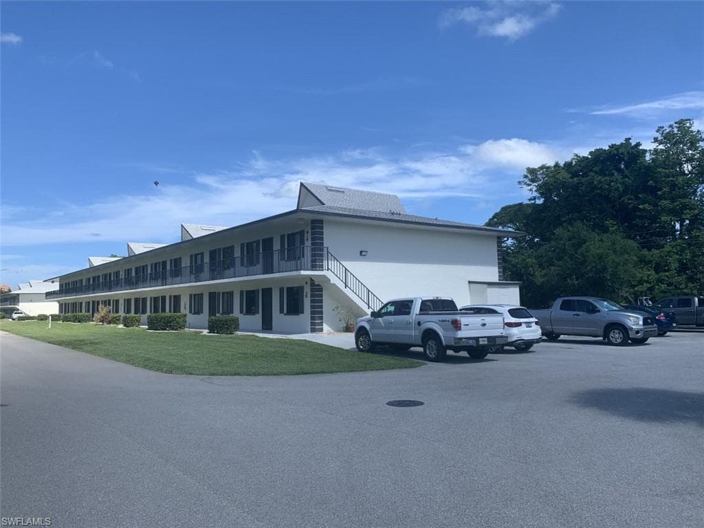 1101 Rosemary CT A-105 NAPLES, FL 34103