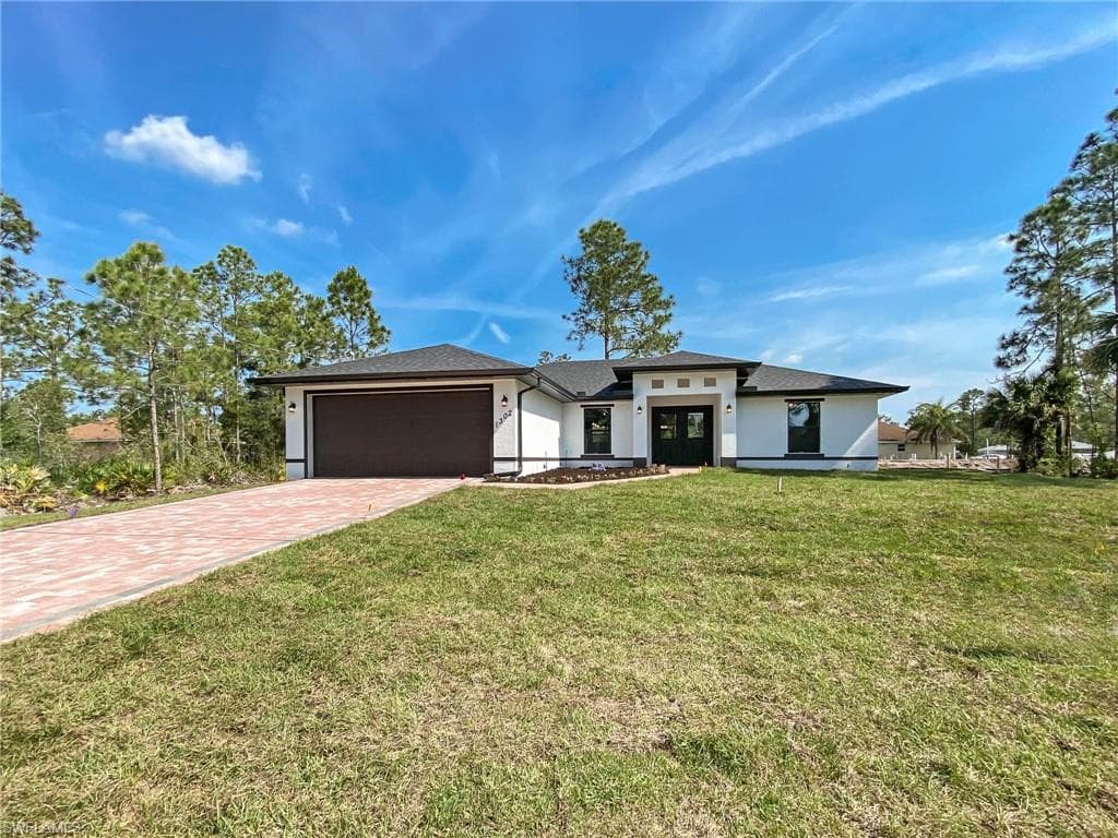 1500 W 9th ST LEHIGH ACRES, FL 33972
