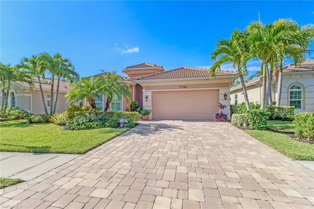 7743 Martino CIR NAPLES, FL 34112
