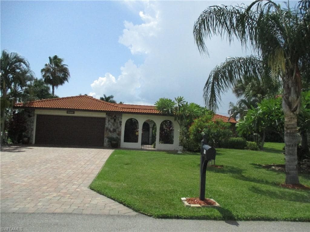 3918 SE 20th AVE CAPE CORAL, FL 33904