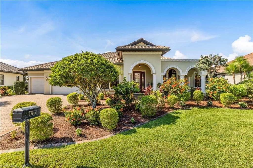 12519 Fairmont DR FORT MYERS, FL 33913