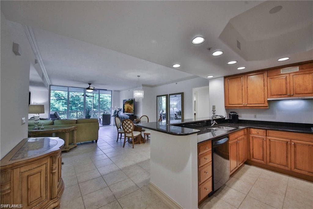 2728 Tiburon BLVD E A-303 NAPLES, FL 34109