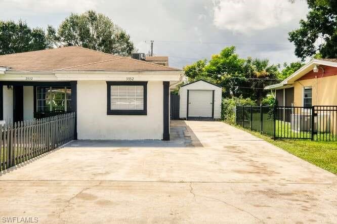 3952 Seminole AVE FORT MYERS, FL 33916