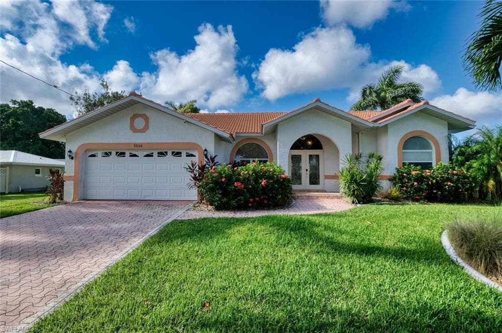 5640 De Soto CT CAPE CORAL, FL 33904