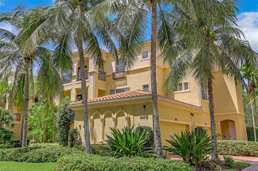 2813 Tiburon BLVD E 3-103 NAPLES, FL 34109