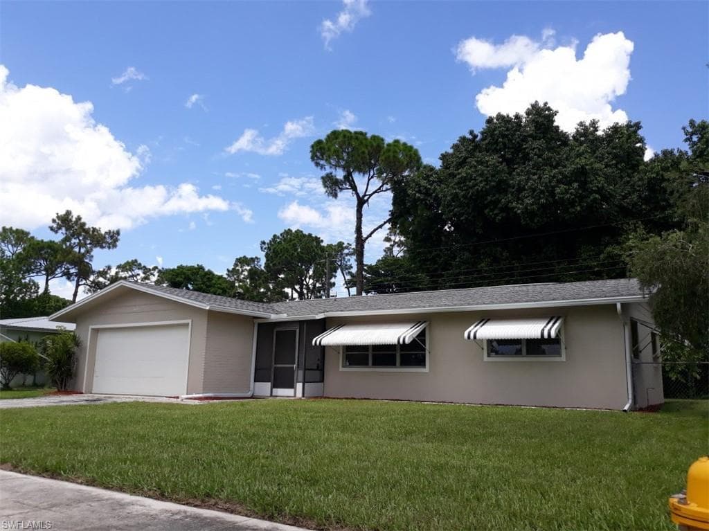 15 Broadway CIR FORT MYERS, FL 33901