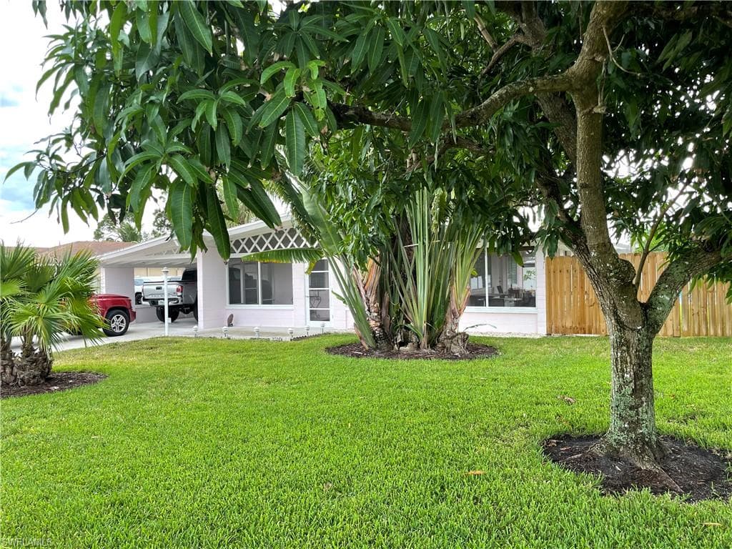 530 & 532 107th AVE N NAPLES, FL 34108
