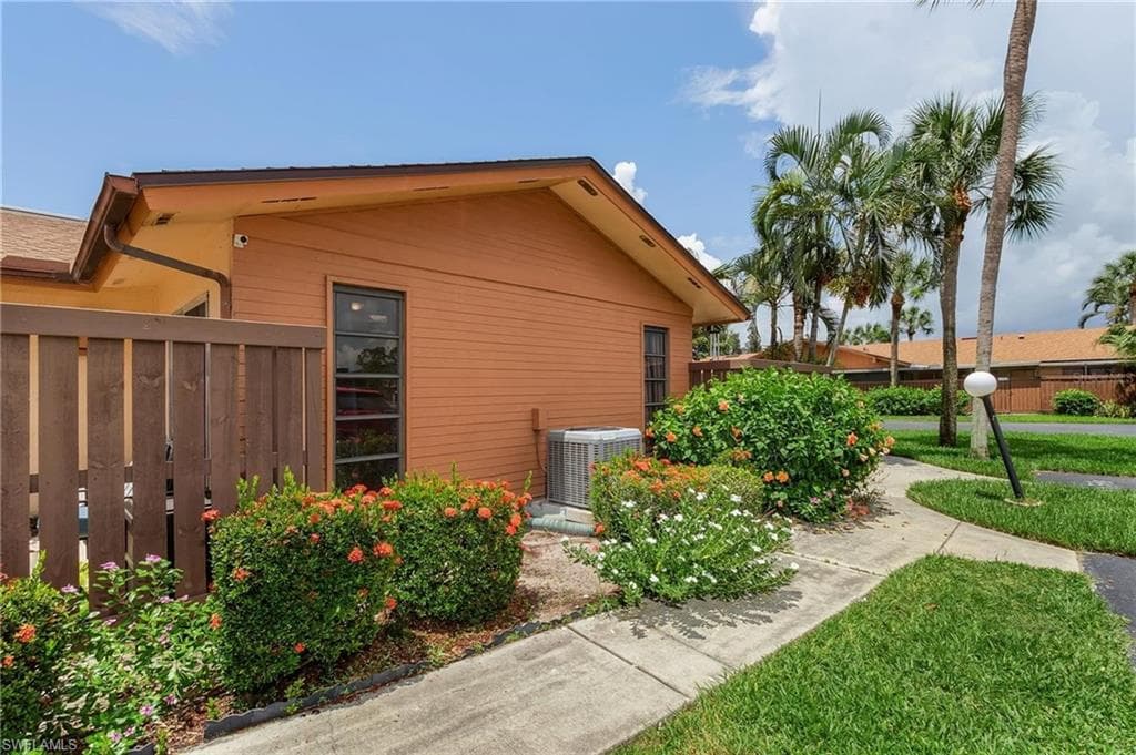 17314 Timber Oak LN E FORT MYERS, FL 33908