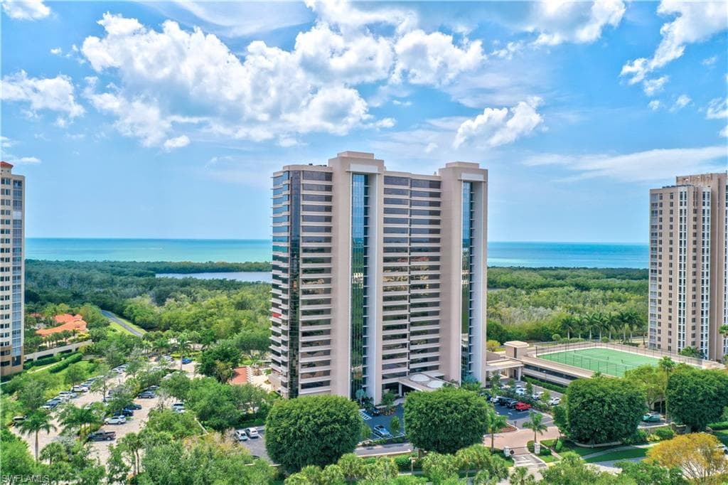 6825 Grenadier BLVD 301 NAPLES, FL 34108