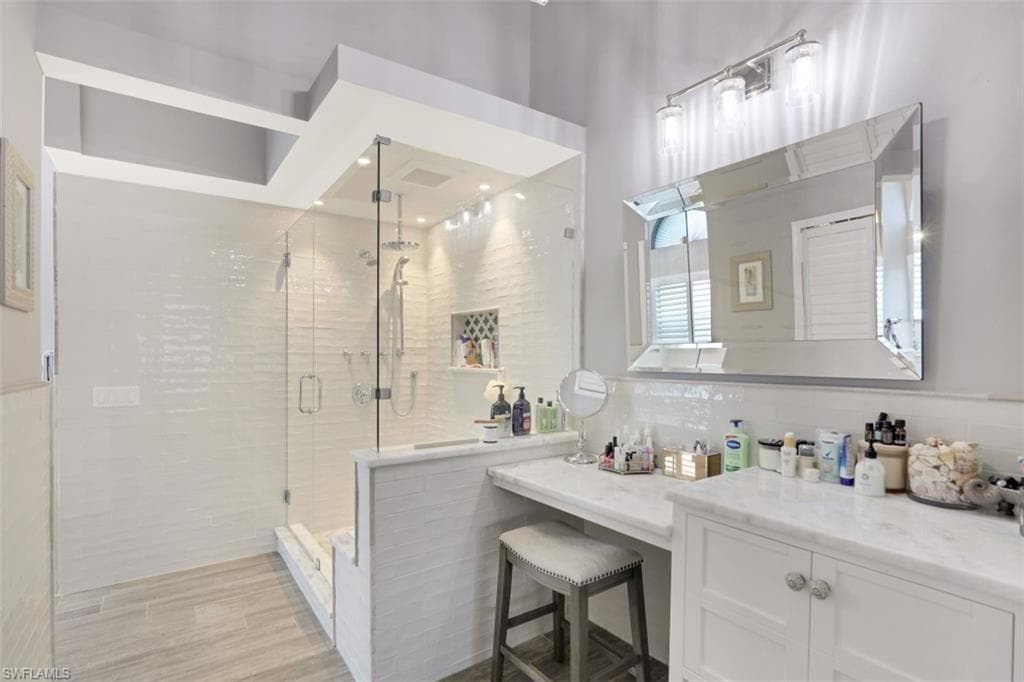 115 QUAIL HOLLOW CT NAPLES, FL 34113