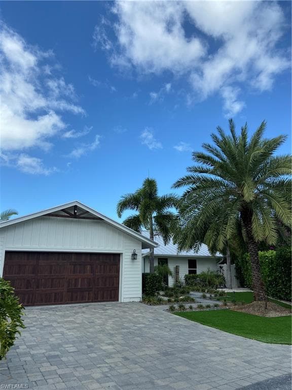 1523 Happolo LN NAPLES, FL 34105